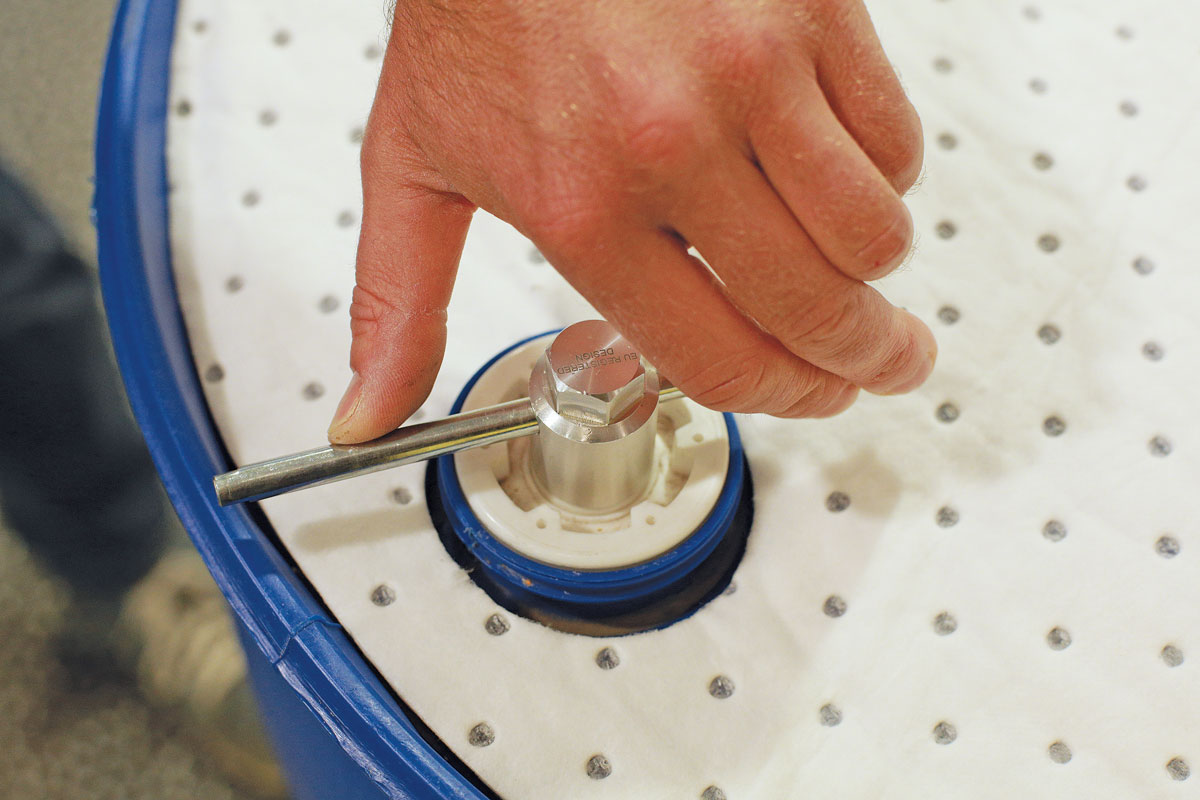 Tühjenduskorgi tööriist AdBlue® paagile, veok 26mm